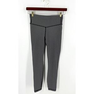 Gap Fit Blackout Technology Workout Gym Leggings S Black White Striped Stretch